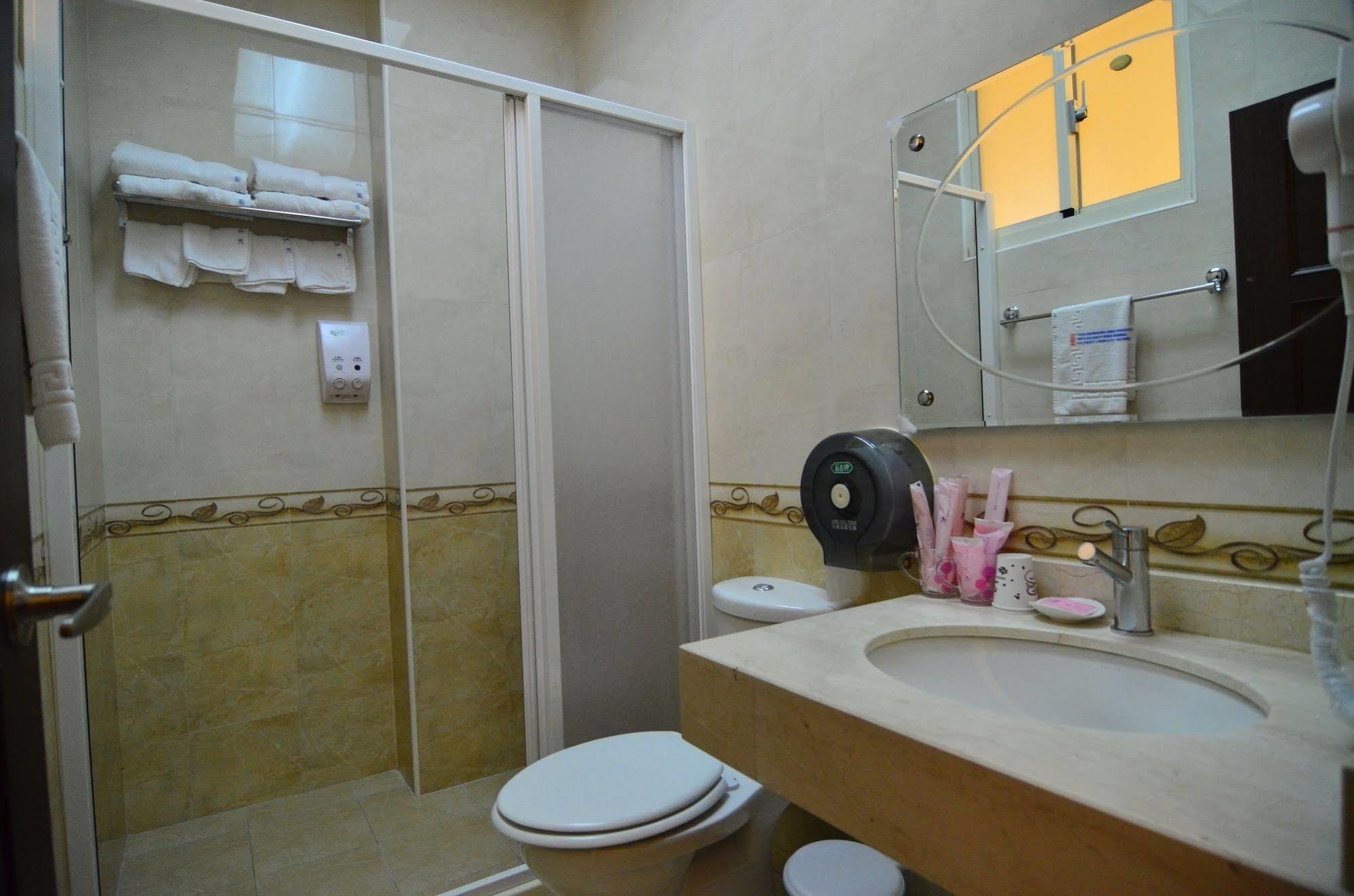 Fish Fun House Apartment เมืองฮวาเหลียน ภายนอก รูปภาพ